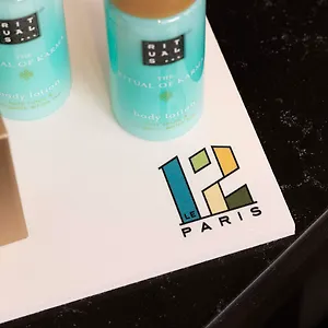 Le 12 Париж