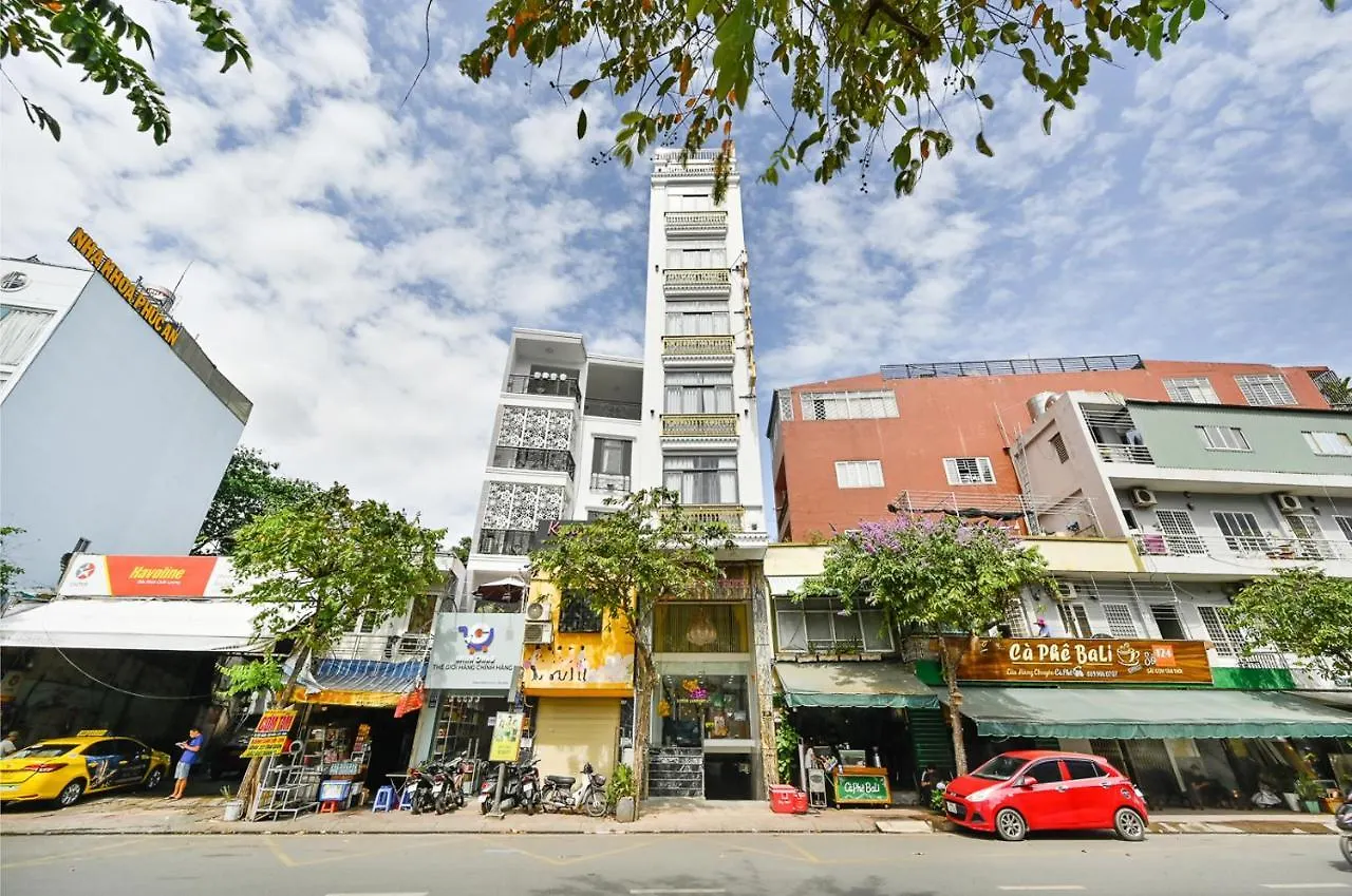 Lotus Airport Hotel Saigon 호치민