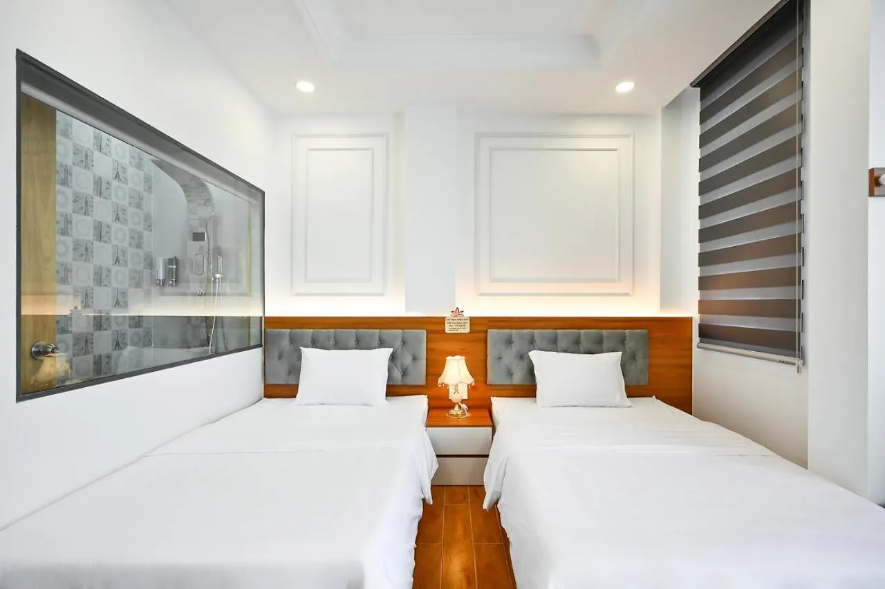 Lotus Airport Hotel Saigon 호치민