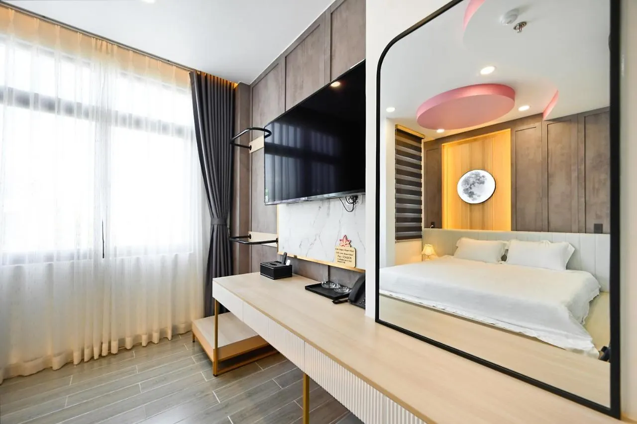 Lotus Airport Hotel Saigon 호치민 3*,  베트남