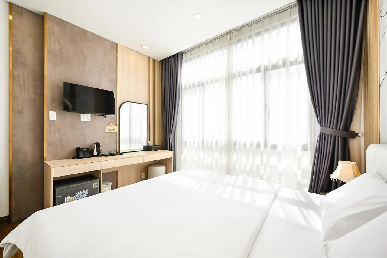 Lotus Airport Hotel Saigon 호치민
